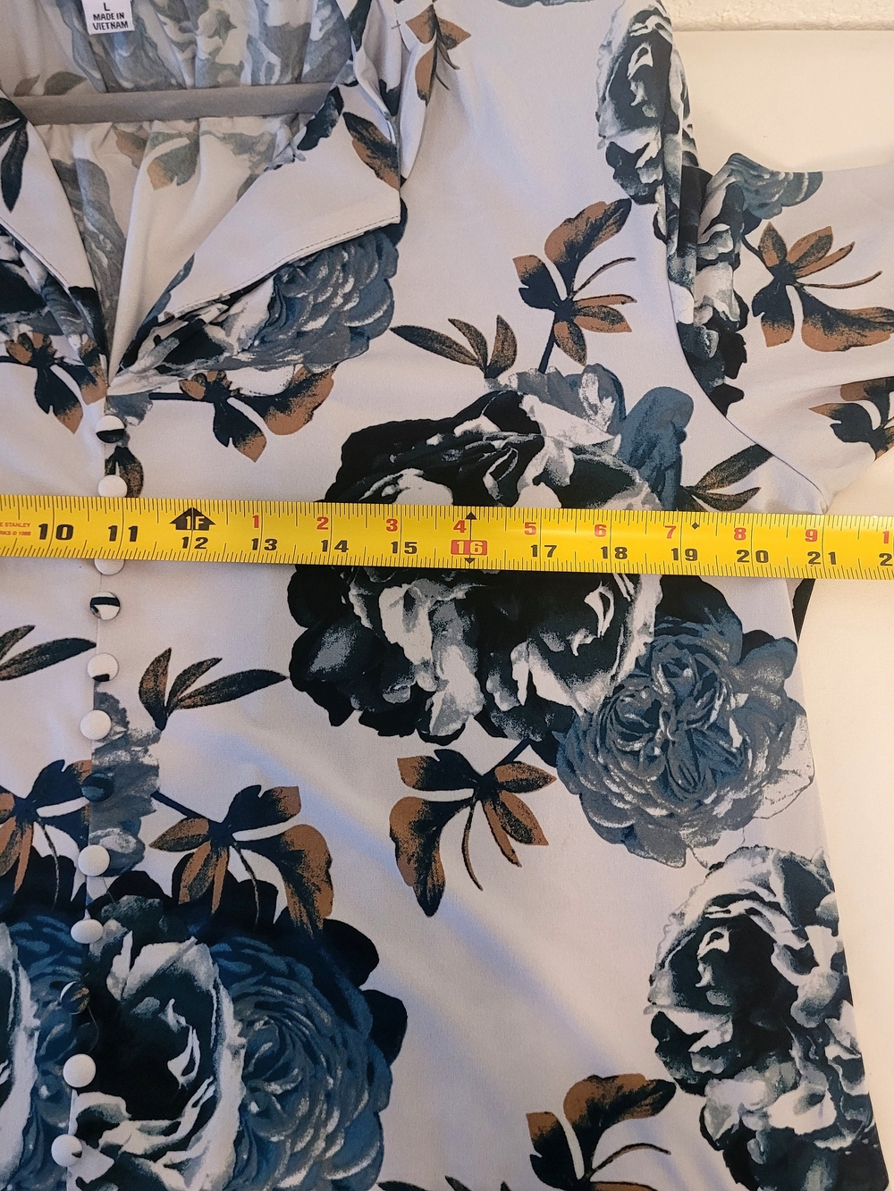 Calvin Klein Floral White & Blue Roses Long Sleeve Button Blouse Size L Casual - Picture 9 of 10